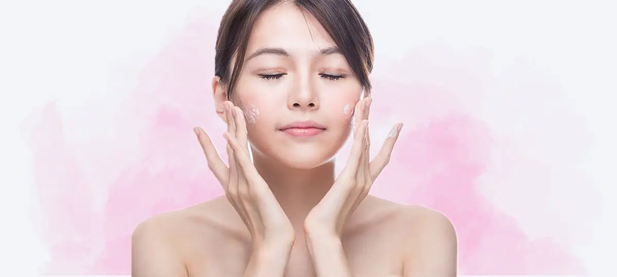 “Glowing Skin Secrets: Unveiling Beauty through Journey”